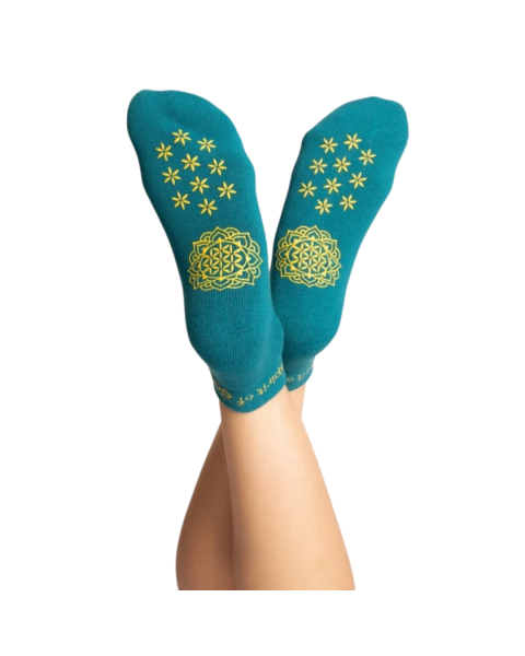 Spirit of Om Rutschfeste Yoga Socken Adhara - eisblau